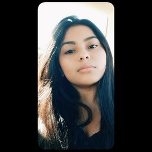 Meet your Posher, Daniella